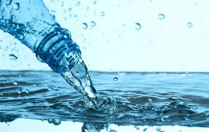 1649915015177568.jpg 礦泉水檢測(cè).webp.jpg